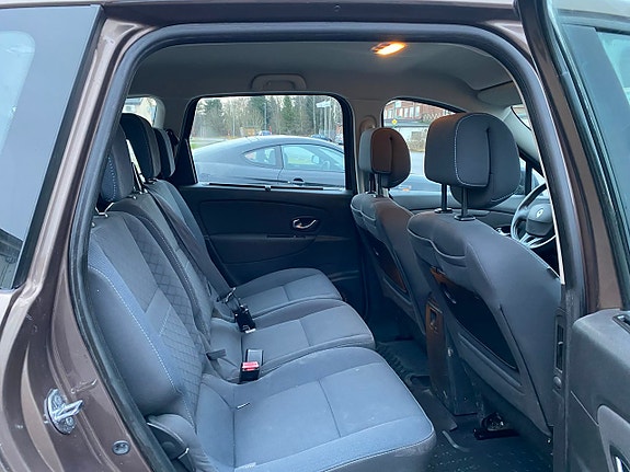 Renault Grand Scenic III 14 of 18