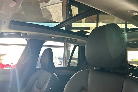 Volvo XC90 21 of 27