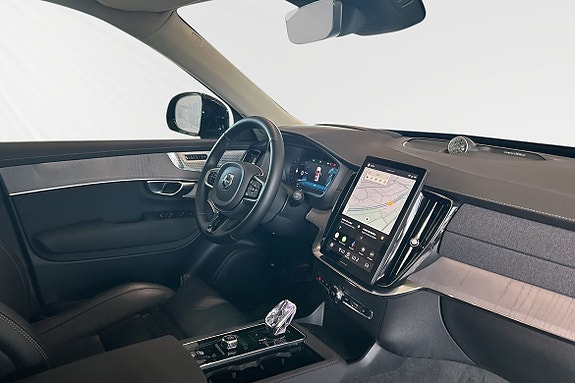 Volvo XC90 8 of 27