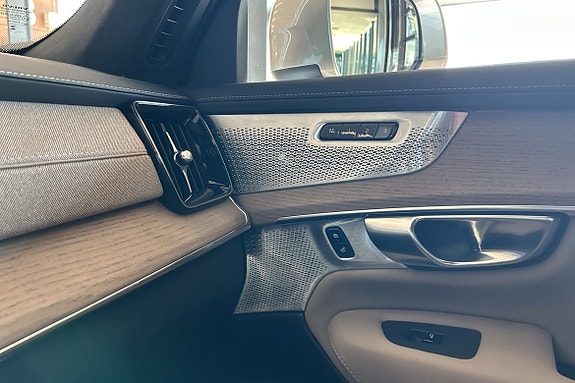 Volvo XC90 21 of 27