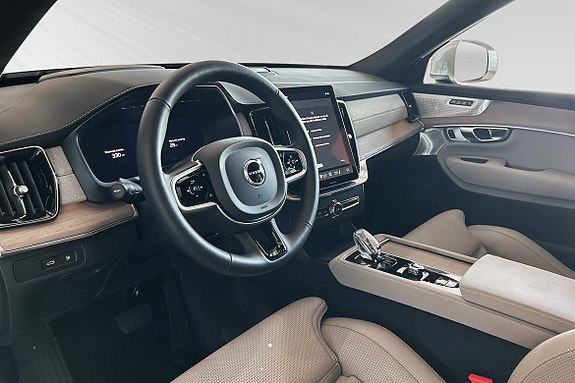 Volvo XC90 6 of 27