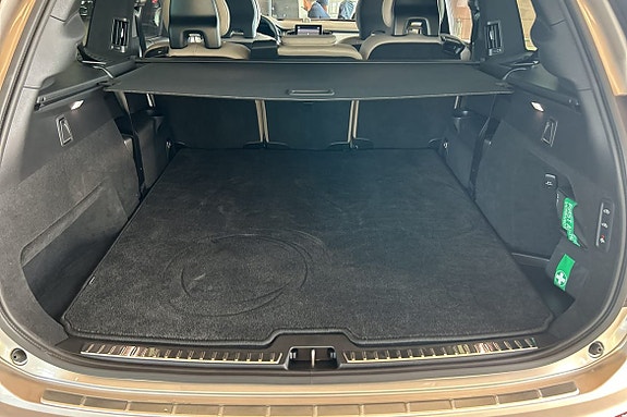 Volvo XC90 13 of 27