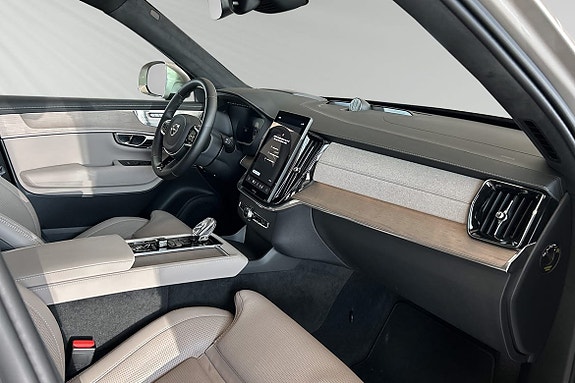 Volvo XC90 9 of 27