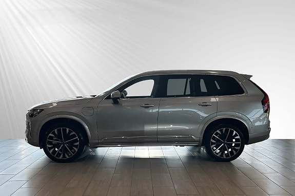 Volvo XC90 2 of 5