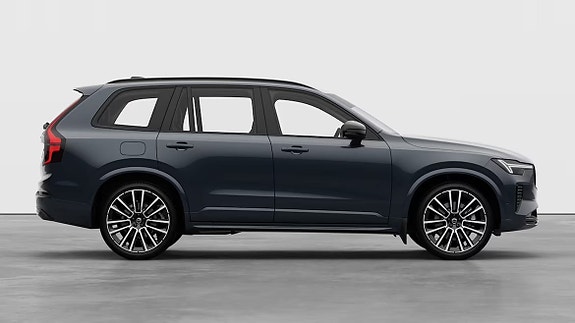 Volvo XC90 3 of 5