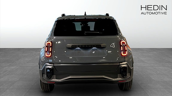 Renault 4 E-Tech 7 of 12