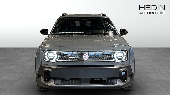 Renault 4 E-Tech 8 of 12
