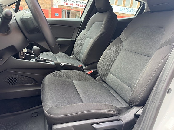 Renault Clio 9 of 23