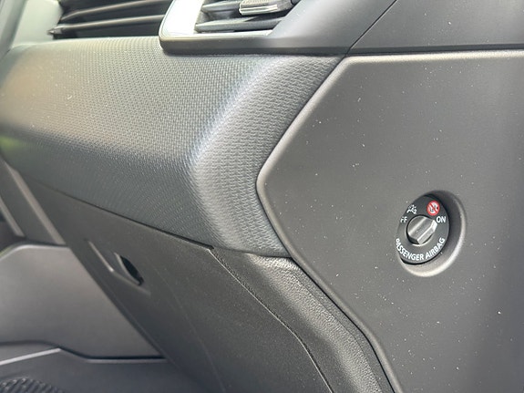 Renault Clio 23 of 23