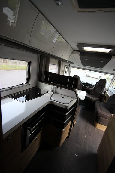 Adria Sonic Supreme I 810SL -18 9 of 17