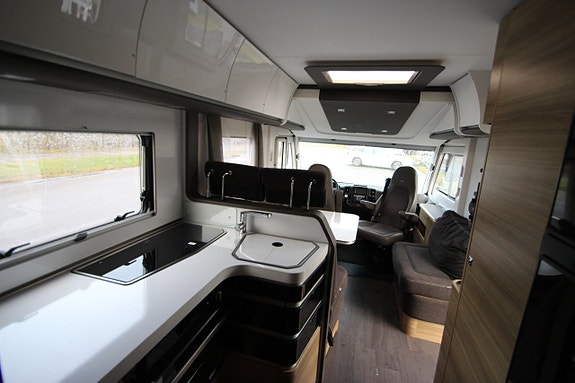 Adria Sonic Supreme I 810SL -18 8 of 17