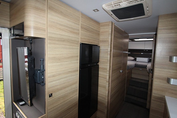 Adria Sonic Supreme I 810SL -18 14 of 17
