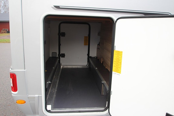Adria Sonic Supreme I 810SL -18 5 of 17