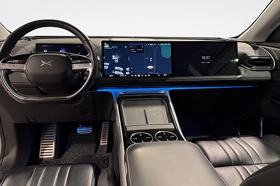 XPeng G9 7 of 10