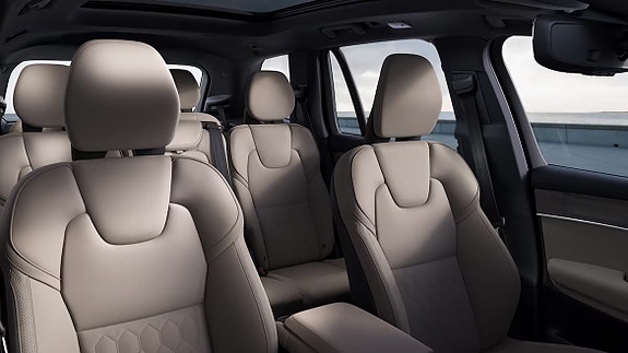 Volvo XC90 12 of 24