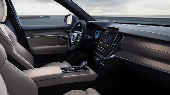 Volvo XC90 15 of 24