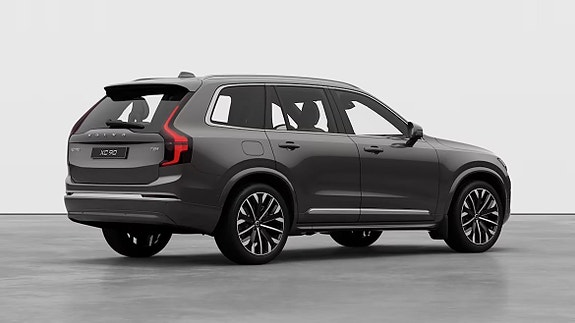 Volvo XC90 10 of 24