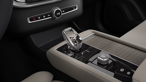 Volvo XC90 4 of 24