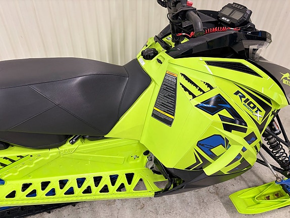 Arctic Cat Riot X 8000 QS3 146" 6 of 9