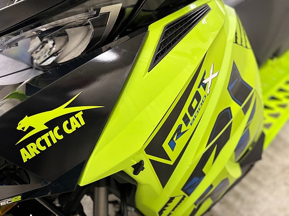 Arctic Cat Riot X 8000 QS3 146" 4 of 9
