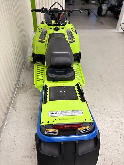 Arctic Cat Riot X 8000 QS3 146" 9 of 9