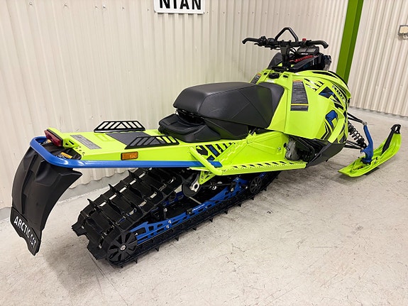 Arctic Cat Riot X 8000 QS3 146" 7 of 9