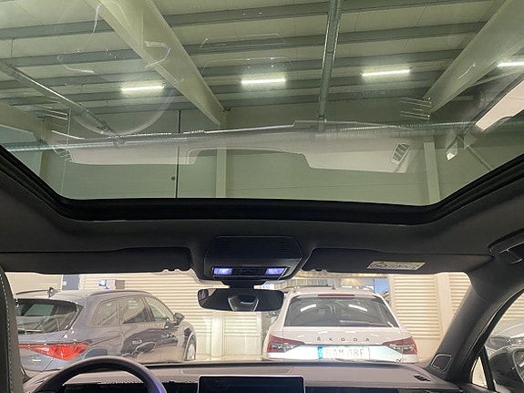 Volkswagen Tiguan 12 of 27