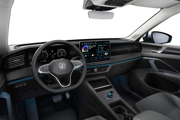 Volkswagen Tiguan 2 of 5