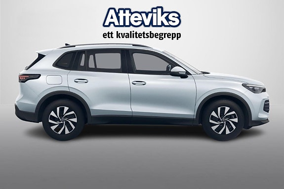 Volkswagen Tiguan 4 of 5