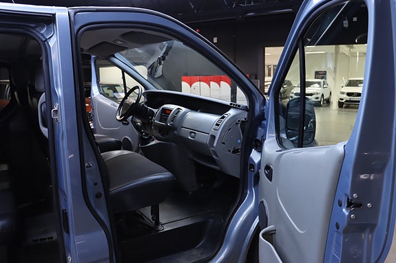 Renault Trafic 10 of 18