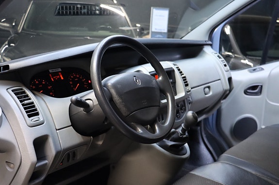Renault Trafic 8 of 18