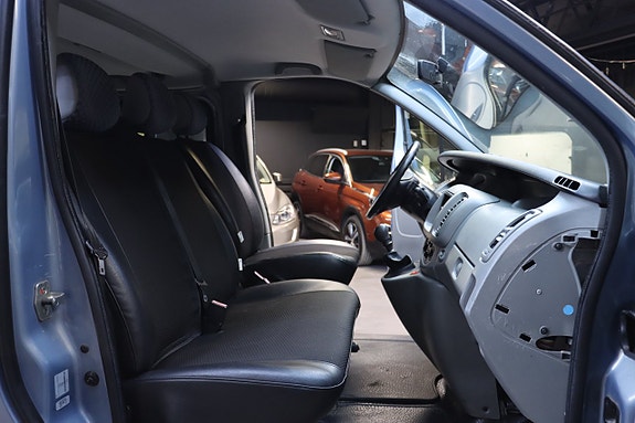 Renault Trafic 11 of 18