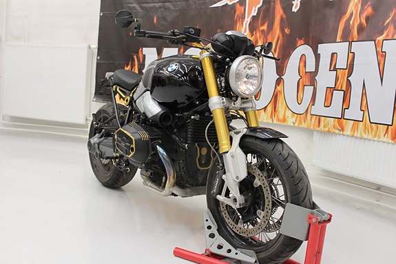 BMW R 1200 nineT 2 of 10