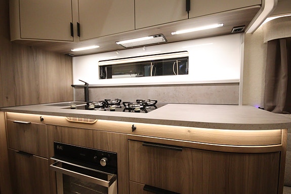 Kabe Royal 630 TDL KS 7 of 14
