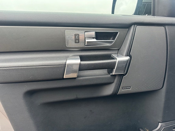 Land Rover Discovery 4 5 of 5