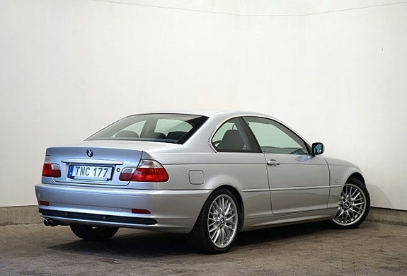 BMW 330Ci 4 of 5