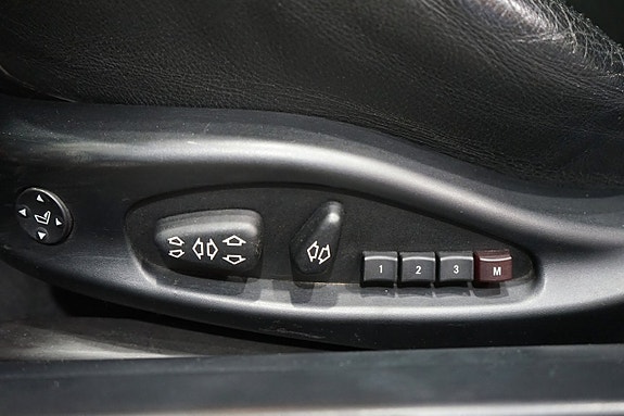 BMW 330Ci 9 of 13