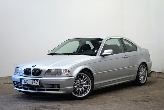 BMW 330Ci 2 of 5