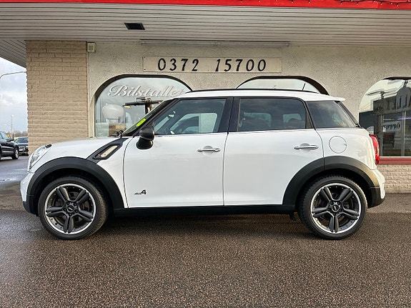MINI Cooper 2 of 5
