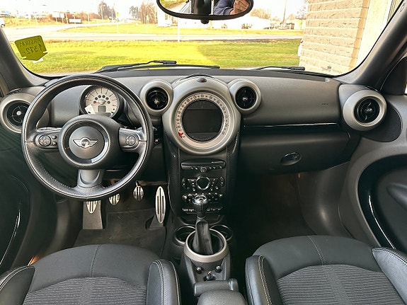MINI Cooper 5 of 5