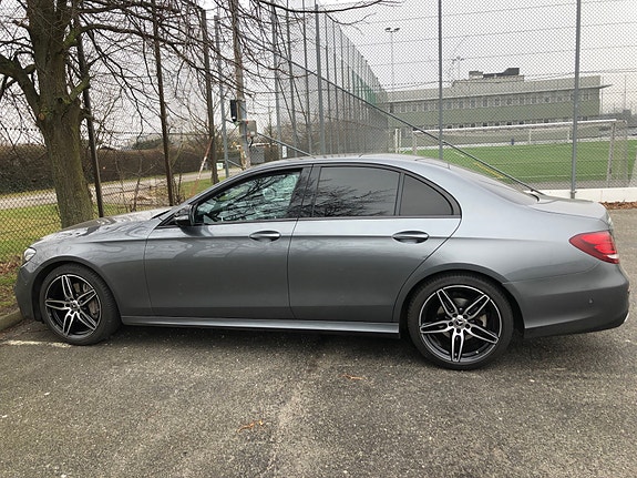 Mercedes-Benz E220 d 4 of 26
