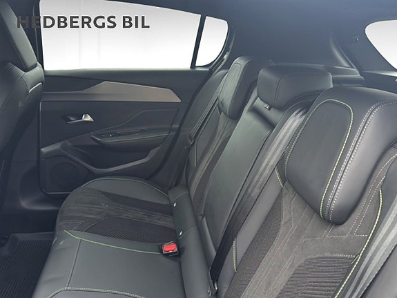 Peugeot 308 8 of 12