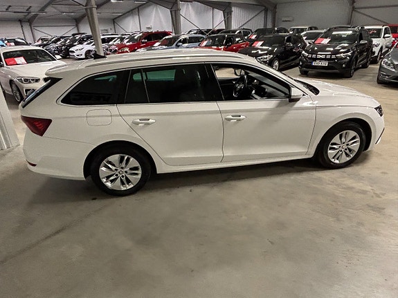 Skoda Octavia 3 of 5