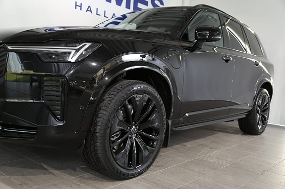 Volvo XC90 3 of 5