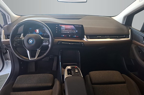 BMW 225e 12 of 18