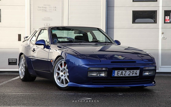 Porsche 944