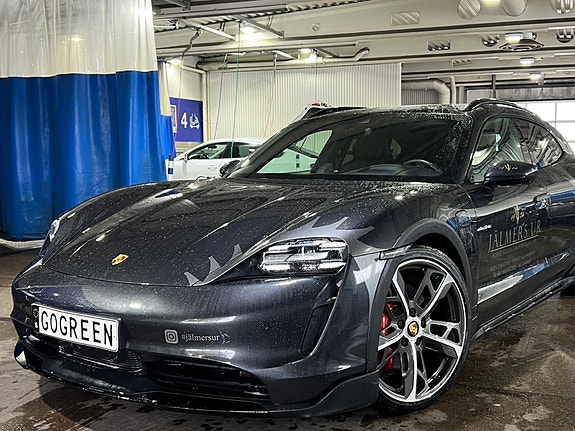 Porsche Taycan Cross Turismo 7 of 8