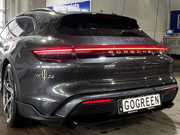 Porsche Taycan Cross Turismo 8 of 8
