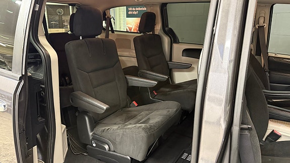 Dodge Grand Caravan 14 of 25