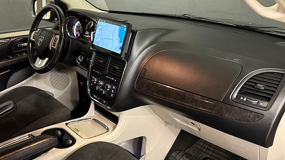 Dodge Grand Caravan 12 of 25